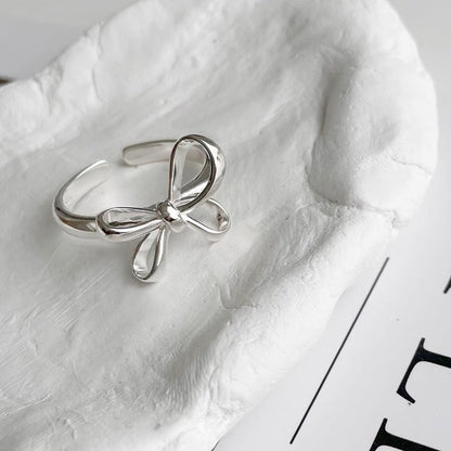 Women's Irregular Lines Fashion Ring